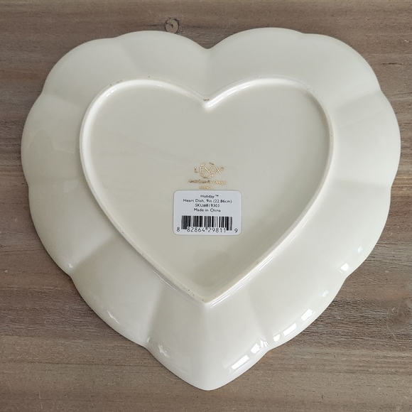 🎄 Lenox “Home Is Where The Heart Is” Christmas Plate – Heart-Shaped, Holiday - Picture 7 of 10